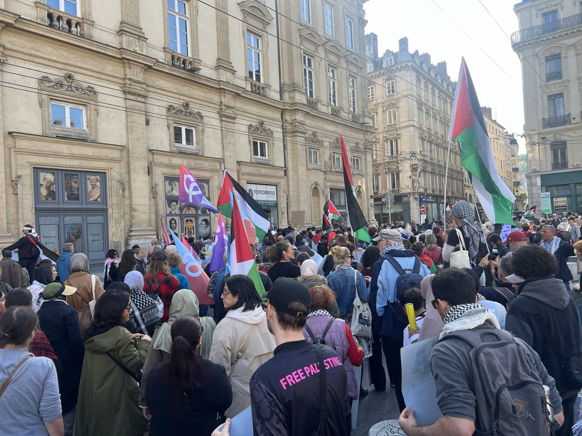 gabrielamard's tweet image. Avec mon camarade @AK_Lahmar, nous sommes présents à #Lyon à la manifestation pour exiger la fin du génocide !
Vite, un cessez-le-feu permanent et la reconnaissance de l’État de Palestine.
Il est temps de faire respecter le droit international et de faire condamner les criminels…