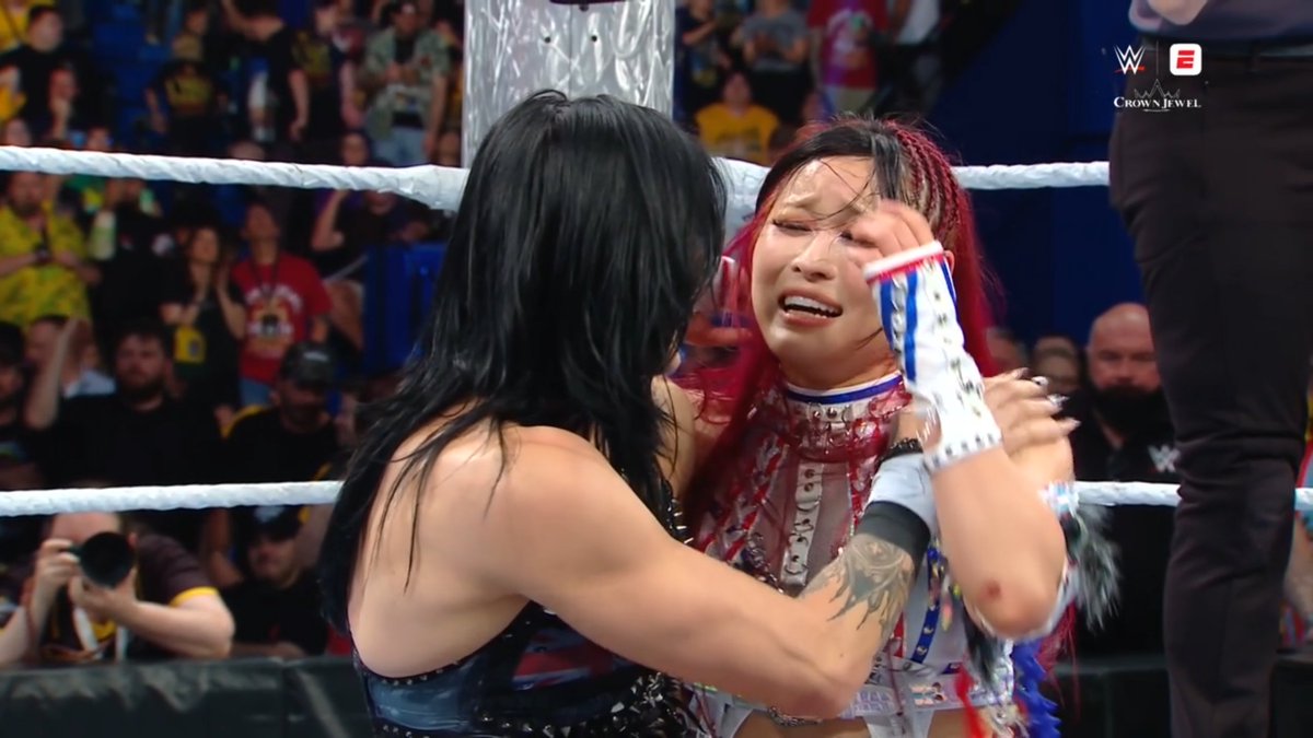 ExposingIWC's tweet image. The heels should win at War Games!