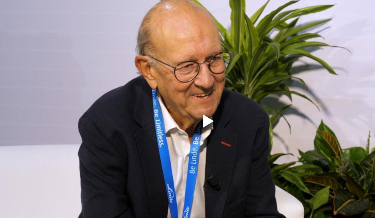 SEDISA_NET's tweet image. 🤖Antonio Pérez: "Las máquinas y el hombre tendremos que recorrer juntos los próximos años".
shorturl.at/feQ84 vía @medicinarespon #GestiónSanitaria