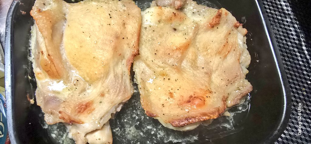 dm38qasz's tweet image. ハンバーグ&amp;amp;グリルチキン

ハンバーグ🥰

デミグラスソースで煮込みました

チキングリルは白ワインとかマジックソルトなど色々入れて味付けしてオーブンで焼いたよ

 #おうちごはん
 #ハンバーグ