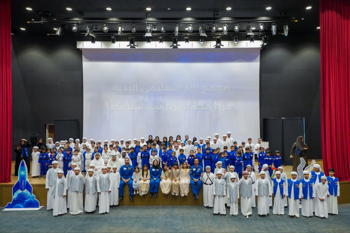 astro_hazzaa's tweet image. Year after year, you continue to grow, carrying forward Zayed’s ambition with you. 🤍
Here are some photos from our tour across schools in the UAE as we joined students to celebrate World Space Week.