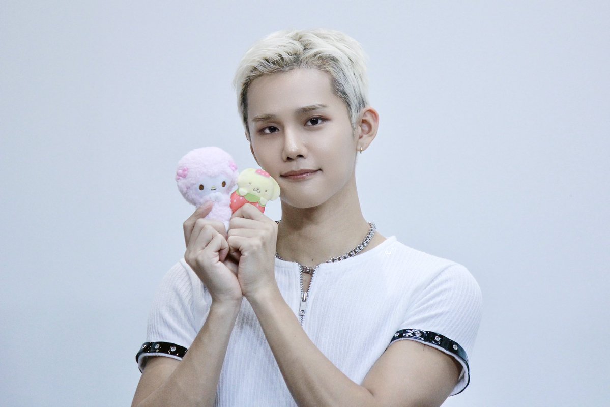 RuiiHuni's tweet image. 251010 프롬스토어

- ˋˏ딸기품푸♡피아노ˎˊ-

#SEUNGHUN #승훈 #김승훈
#CIX #씨아이엑스