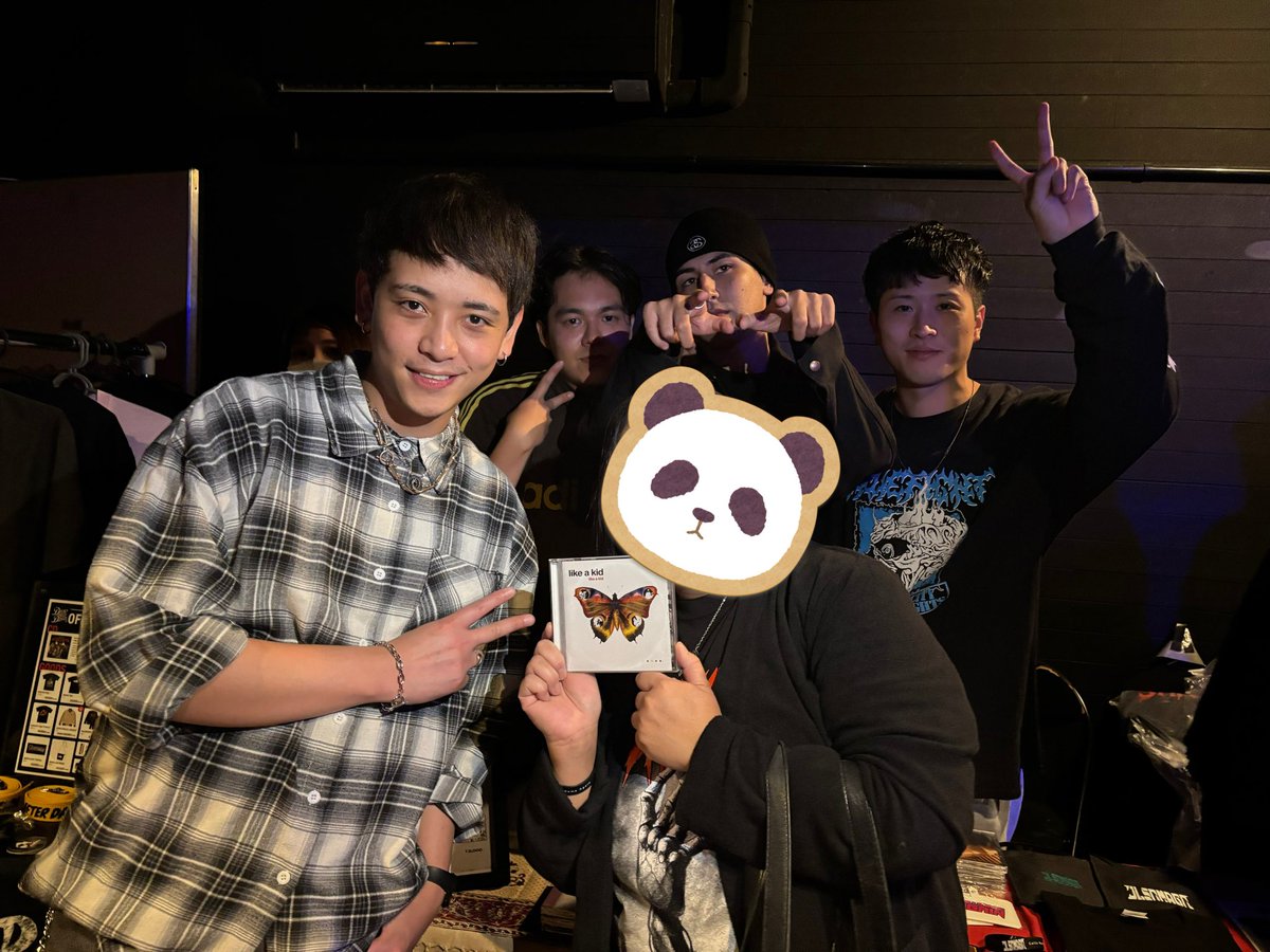 MasumiNorth's tweet photo. LIKE A KID‼️
カッコいいと思ってましたが、ライブは初めて⭐️
めちゃくちゃよかったのなんのって✨
あの頃のポップパンクの香りがたまりませんね🤩
Kentoさん、✌️あざす🙇♀️
北海道のバンドの皆様、呼ぶべきですわね笑笑
@LIKEAKID2
#LIKEAKID #ドロドン様呼んでくれてありがとう🙏 #CRYONIKSは? https://t.co/zppZc4P8wb