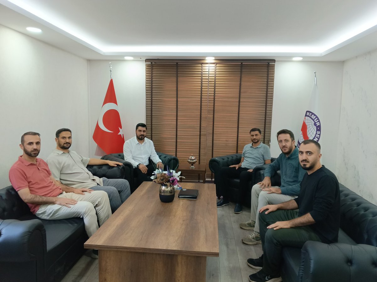 Genç Memur -Sen İl Teşkilatımız Aylık Toplantılarını Gerçekleştirdi
İl teşkilatımız Ercan Dervişoğlu başkanlığında toplanarak başta Gazze Kardeşlik Futbol Turnuvası, Bir Bilenle Bilge Nesil, Pansiyon Seminerleri olmak üzere yapılacak çalışmaların istişaresi yapıldı.