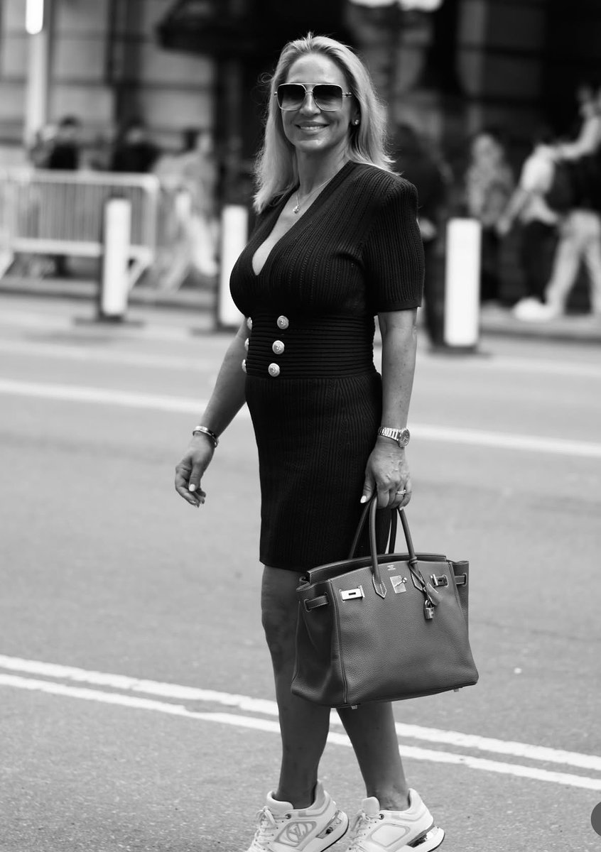 MarianaDr52953's tweet image. ☀️What a wonderful day 💯 

#woman #streetstyle #inspiration #passion #happiness