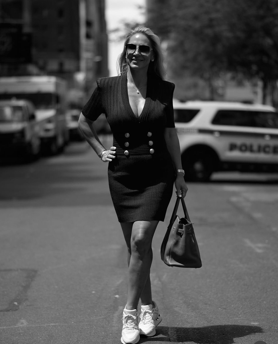MarianaDr52953's tweet image. ☀️What a wonderful day 💯 

#woman #streetstyle #inspiration #passion #happiness