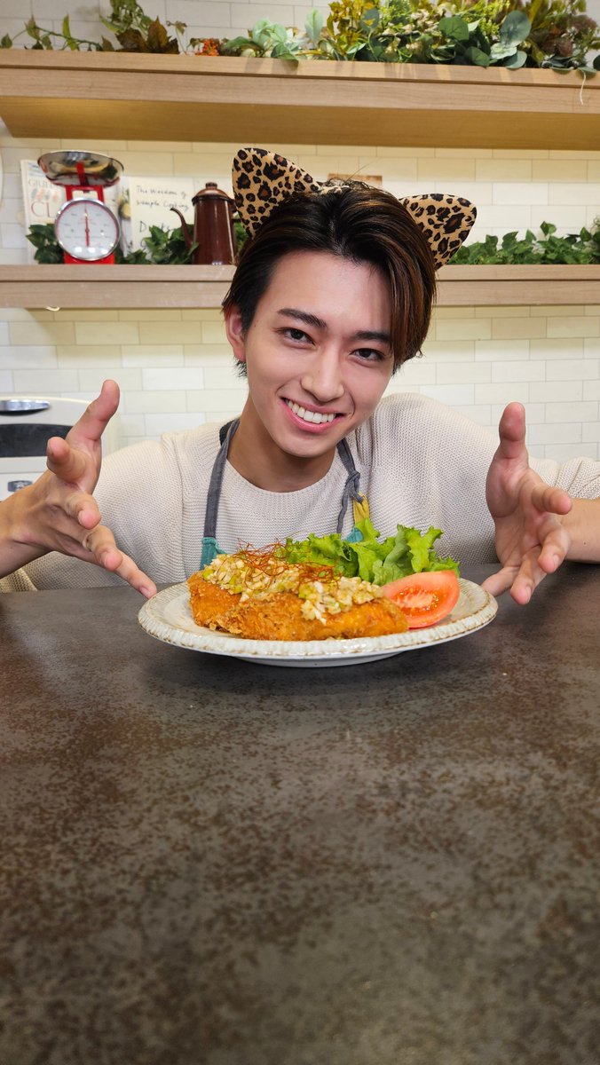 Flat_ent's tweet image. 【#鈴木秀脩】

本日は #NATSLIVE 
「ぎょぎょぎょ！秀丸鮮魚店」
ご視聴とご観覧、誠に有り難うございました！

レシピカードは明日の21時まで！
ハロウィン仕様になってますので、お見逃しなく！🎃🐈‍⬛

#秀丸鮮魚店
#リハから美味しく出来ました