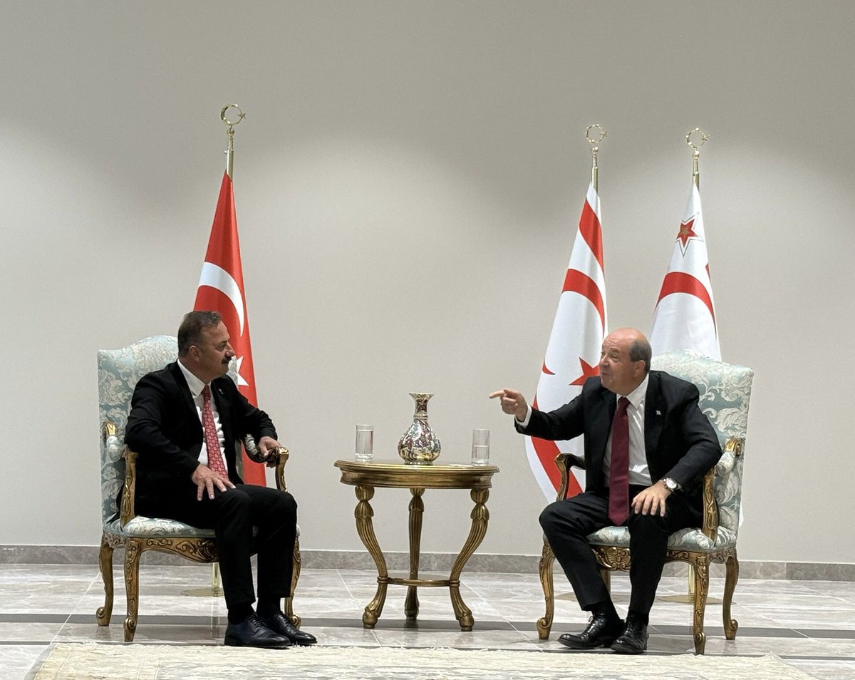 Kıbrıs meselesi bizim için hamasetle konuşulacak, siyasete malzeme yapılacak bir mevzu değildir.
Kıbrıs, “yavru” değil, “vatan”dır.

Kuzey Kıbrıs Türk Cumhuriyeti müstakil bir devlettir, kendi onuru ve iradesiyle var olmuştur.

Biz, Kıbrıs Türkü’nün bağımsızlığının ve devlet