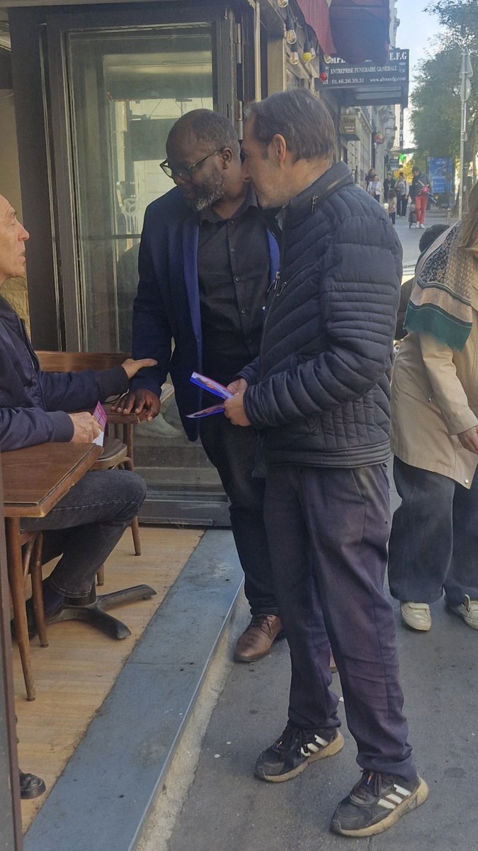 La période politique que nous vivons demande de la hauteur collective.

L'écoute et le dialogue  avec  les habitants est indispensable pour répondre aux interrogations et préoccupations. 

A #Paris20 on l'a toujours fait, et on continuera à le faire.