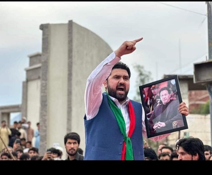 Mujahid17430574's tweet photo. Imran Khan zindabad 

#ReleaseImranKhan #cmkpsohailafridi https://t.co/e3Gi6ArXU7