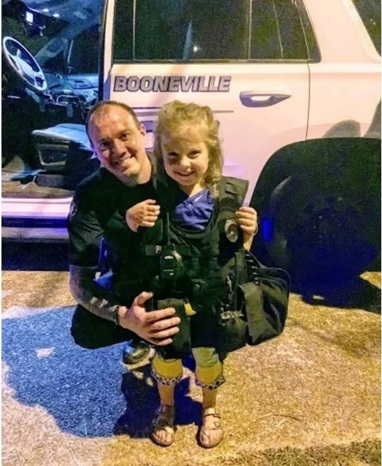 MrPitbull07's tweet image. “My 5-year-old had her first bullying experience on the school bus. She was called stupid and ugly over and over. Instead of an adult handling the situation, he threatened her with the police. My daughter was then horrified and traumatized. As we drove home, we passed an officer,…