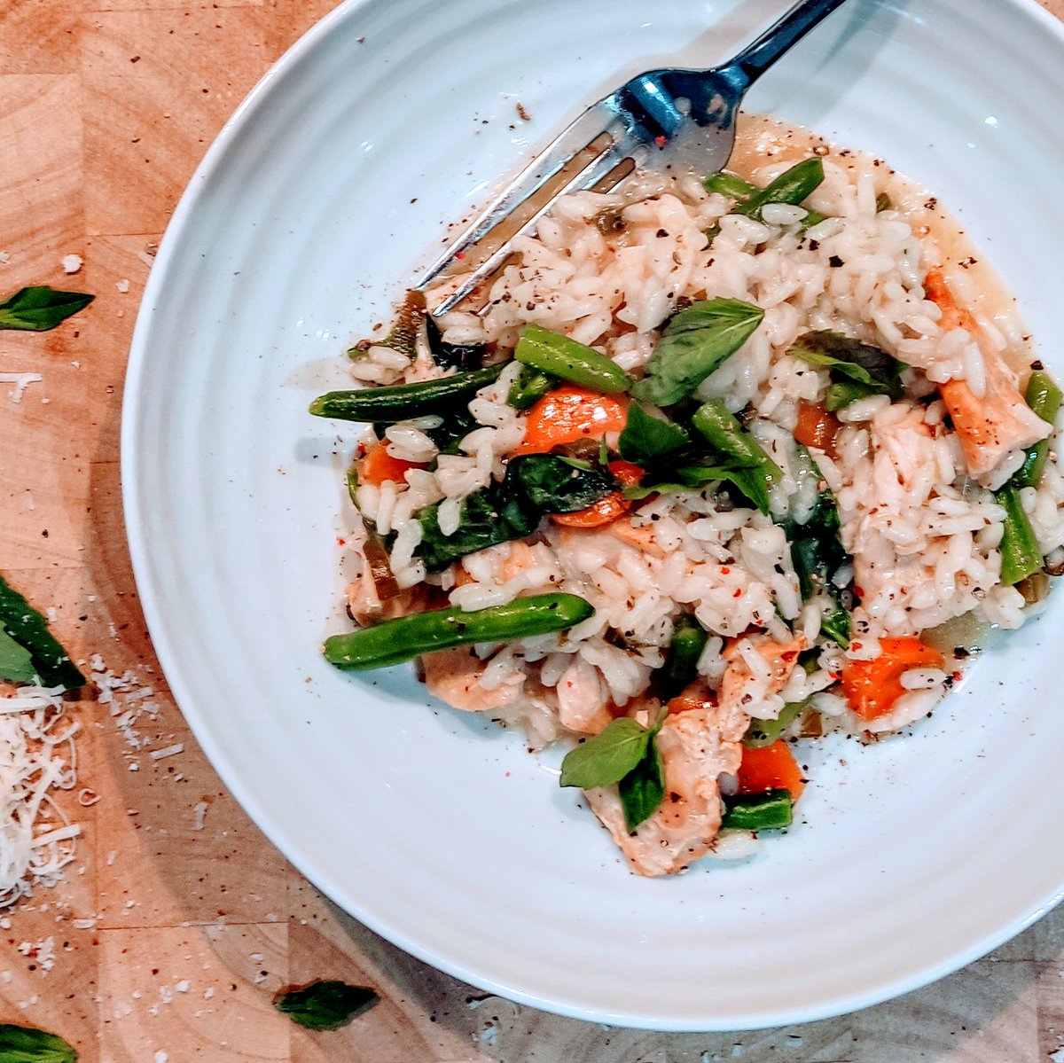 EasyLowFodmap's tweet image. ✨ NEW RECIPE ✨ My Chicken &amp;amp; Vegetable Risotto is a low FODMAP cheat version — warm comfort in a bowl. Perfect for sensitive tummies &amp;amp; busy families! 🌿 Low FODMAP 🍗 High flavour️ Quick &amp;amp; easy easylowfodmap.org/recipes/chicke… #LowFODMAP #IBSRecipes #ComfortFood #easydinner