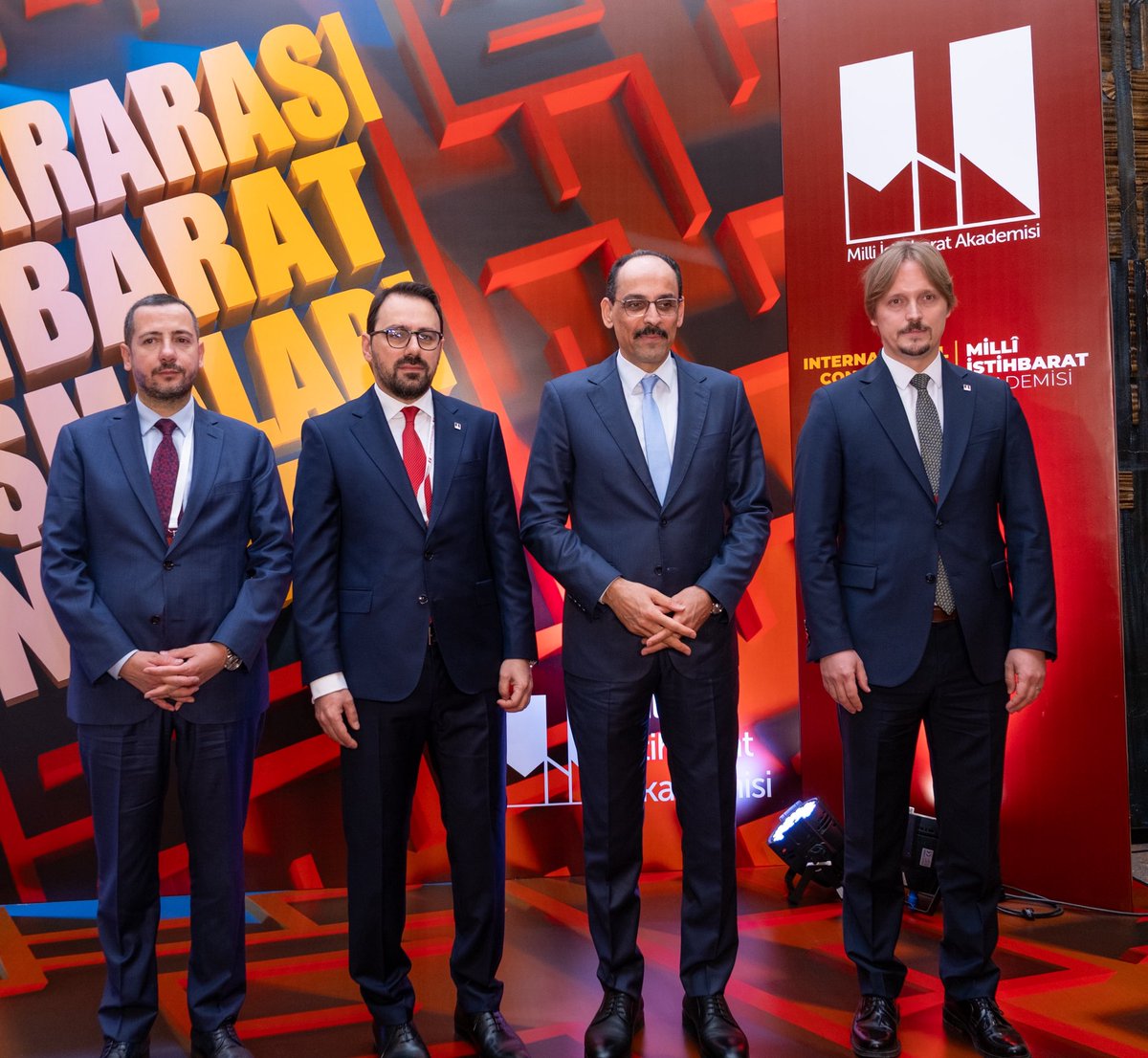 📌Milli İstihbarat Teşkilatı Başkanı Büyükelçi Prof. Dr. Sn. İbrahim Kalın:

“Kendimize ait bir kavramsal çerçevenin, terminolojinin oluşturulması, sadece akademik anlamda ilmî bir birikimin oluşmasına katkı sağlamayacak; aynı zamanda bizlerin, sahada çalışma yapanların, karar