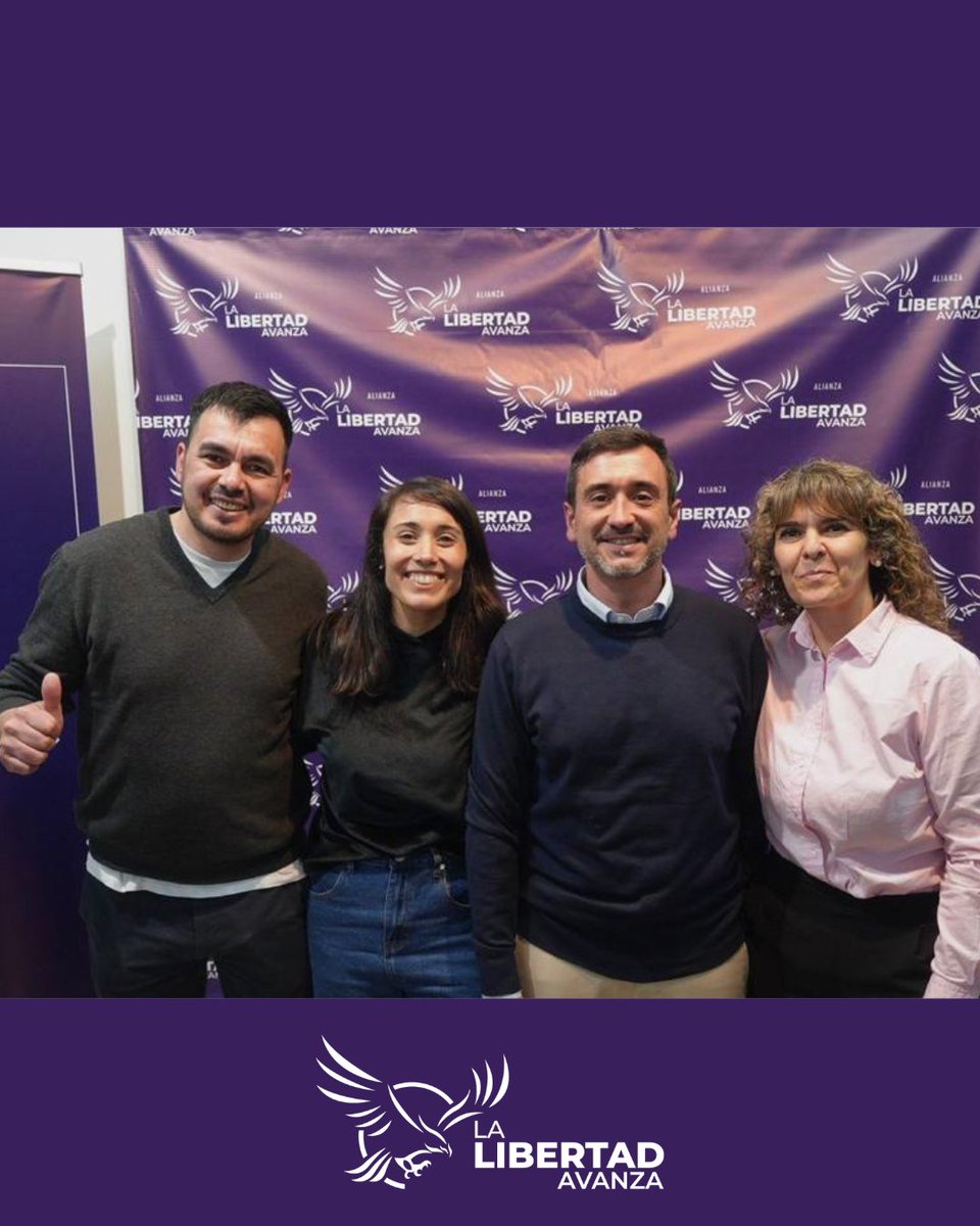 Nuestros candidatos a senadores Agustín Coto y Belén Monte de Oca, y candidatos a diputados Miguel Rodriguez y Betiana Fernández, junto a vecinos de Ushuaia 💪
ESTE 26 DE OCTUBRE, LA LIBERTAD AVANZA O ARGENTINA RETROCEDE 🦁🇦🇷