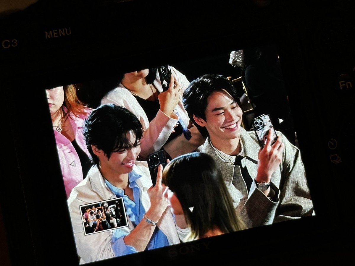 sayaorangkak's tweet photo. Macam biasa ya seng, dewwin 😇😇
Bottega Veneta x Prada nih 💖
#BIFW2025 #SiamParagonBIFW2025 #DEWWIN #dew_jsu #winmetawin https://t.co/pxuBIFIF2N