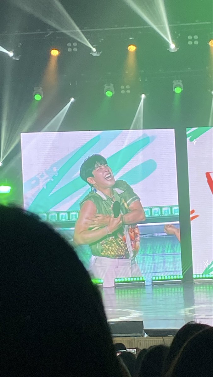 mjhuta_'s tweet photo. as a duckling, hindi ko ‘to pwedeng hindi ilabas. labyu myungjunieeee https://t.co/Jc77ylpAu5