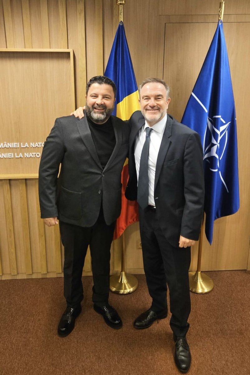 Incontro proficuo con l’Ambasciatore <a href="/AlleAzzoni/">Alessandro Azzoni</a>.
Abbiamo riaffermato l’eccellente livello della cooperazione bilaterale nel contesto dell’Alleanza, con un focus sul rafforzamento dei fianchi est e sud, sulla solidarietà alleata e sul nostro impegno comune per la deterrenza e la