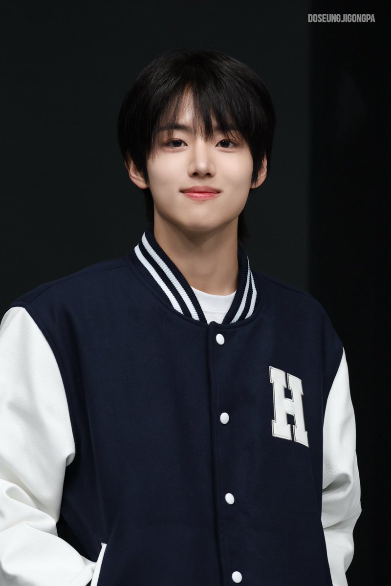 DOSEUNGJIGONGPA's tweet image. 251009 헬로라이브
용훈남
#장용훈 #JANGYONGHOON #아이딧 #IDID