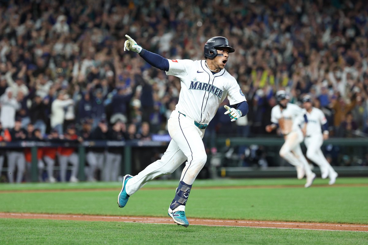 MLBNetwork's tweet image. An instant classic in Seattle!

Relive last night&apos;s 15-inning thriller that sent the @Mariners to the ALCS at 2pm ET/11am PT on MLB Network 📺