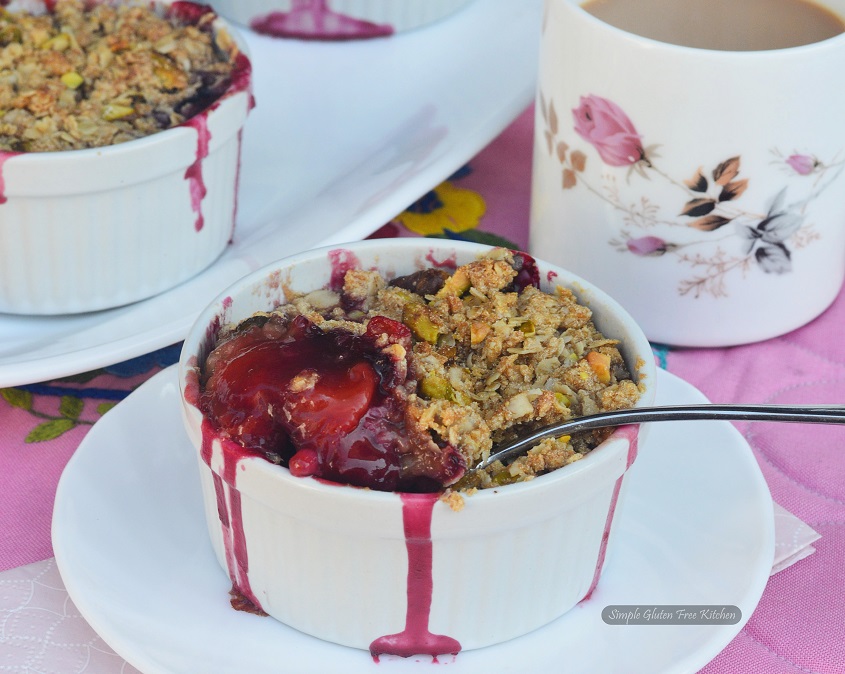 Picked up some fresh plums from Costco and made this cozy plum crumble, perfect for a warm and comforting treat on a rainy day.
simpleglutenfreekitchen.com/2023/09/plum-c…