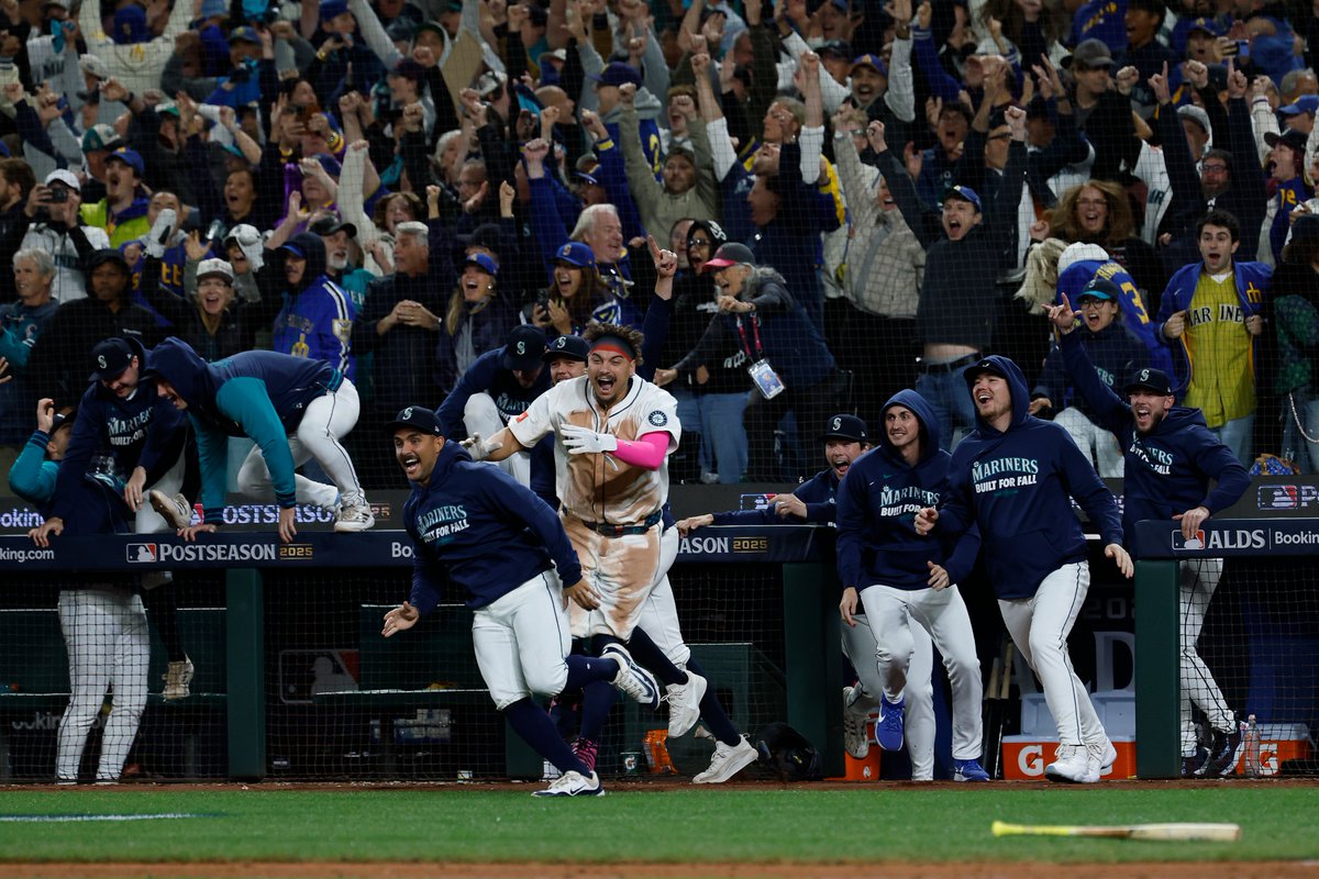 MLBNetwork's tweet image. An instant classic in Seattle!

Relive last night&apos;s 15-inning thriller that sent the @Mariners to the ALCS at 2pm ET/11am PT on MLB Network 📺