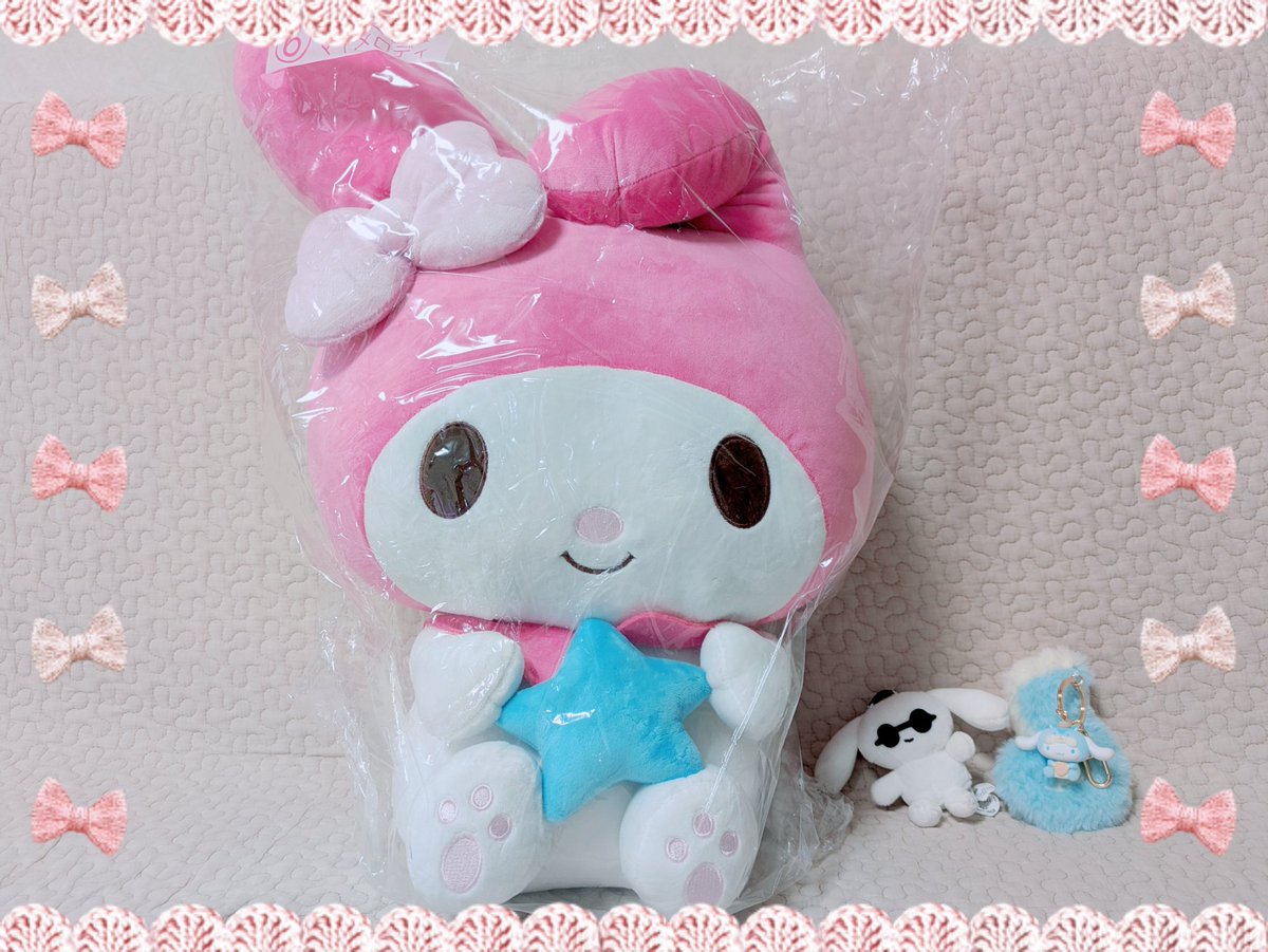 mmo_oww's tweet image. 買い物ついでに #サンリオ当りくじ 引いたらデカ #マイメロ ぬいが当たったよ🎯🙌雨の中だっこして帰った💝☔