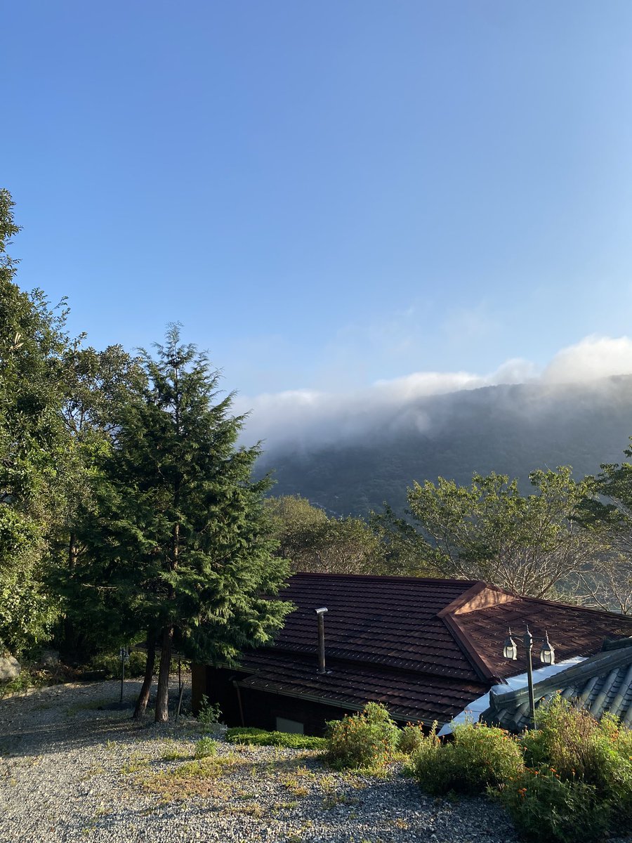 marihorn_'s tweet image. 【心身健康道場26日目】
清道研修所の朝と夜
この朝と夜は自然が作っているのか自分が作っているのか？
体の自分は自然に生かされている他力本願、自分を選択すれば凄すぎる一元の自由意志。
あなたはどちらで生きるのか？
#決定論と自由意志論 #nTech