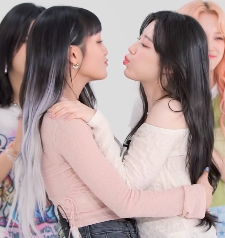 dxnrmz's tweet photo. 사랑해...(너희둘이서로) https://t.co/k0E8xMgVzD