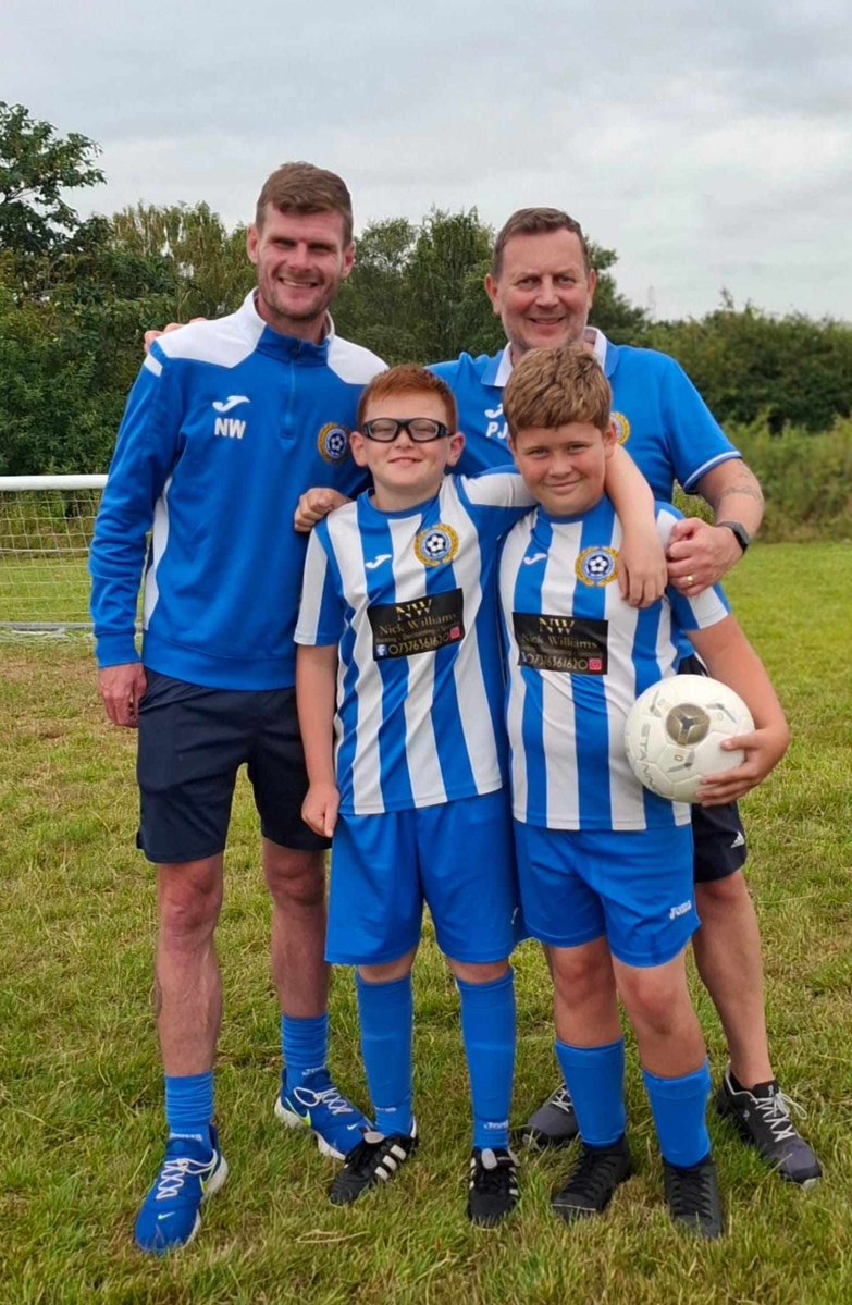 Teamgrassroots_'s tweet image. #Shoutout to all the coaches children, the sometimes under appreciated players of the team. ❤️❤️❤️

Here are 2 coaches sons from Hope Farm Hotspurs U12s. 
The first there, the last to leave.
The ones who hear the problems but the ones who enjoy the big moments more.
The ones who…