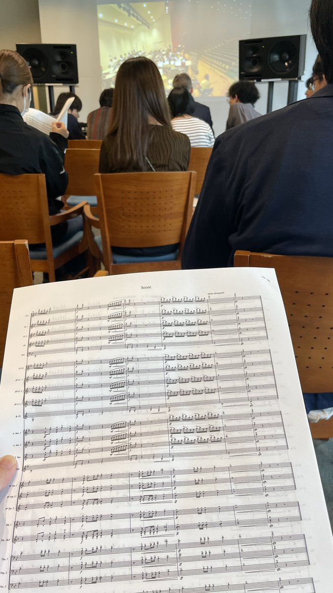 自分が出る本番の前に、今日は吹奏楽レコーディングの授業を受けてきました。
さっそく録りてぇと思ったけど、やること多すぎて奏者と録音の両立は無理すぎる