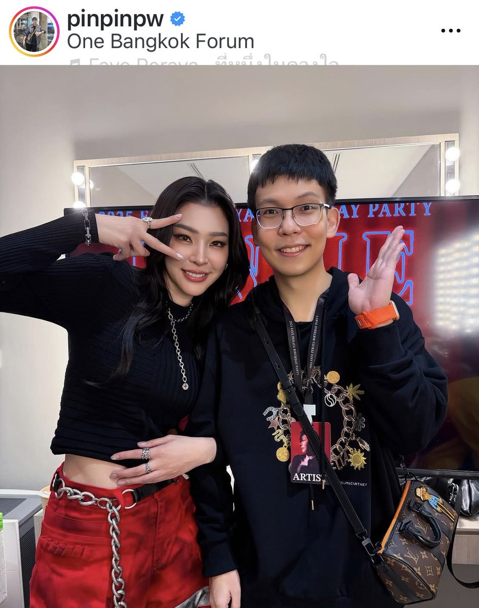 lovatoangel898's tweet image. Pin pin saiba que você tem o meu coração, sou grata por você sempre estar apoiando a nossa Mali 

HAPPY BIRTHDAY PERAYA
#FayeGentleBadGirlParty
#FayePeraya 
#ฝ้ายพีรญา