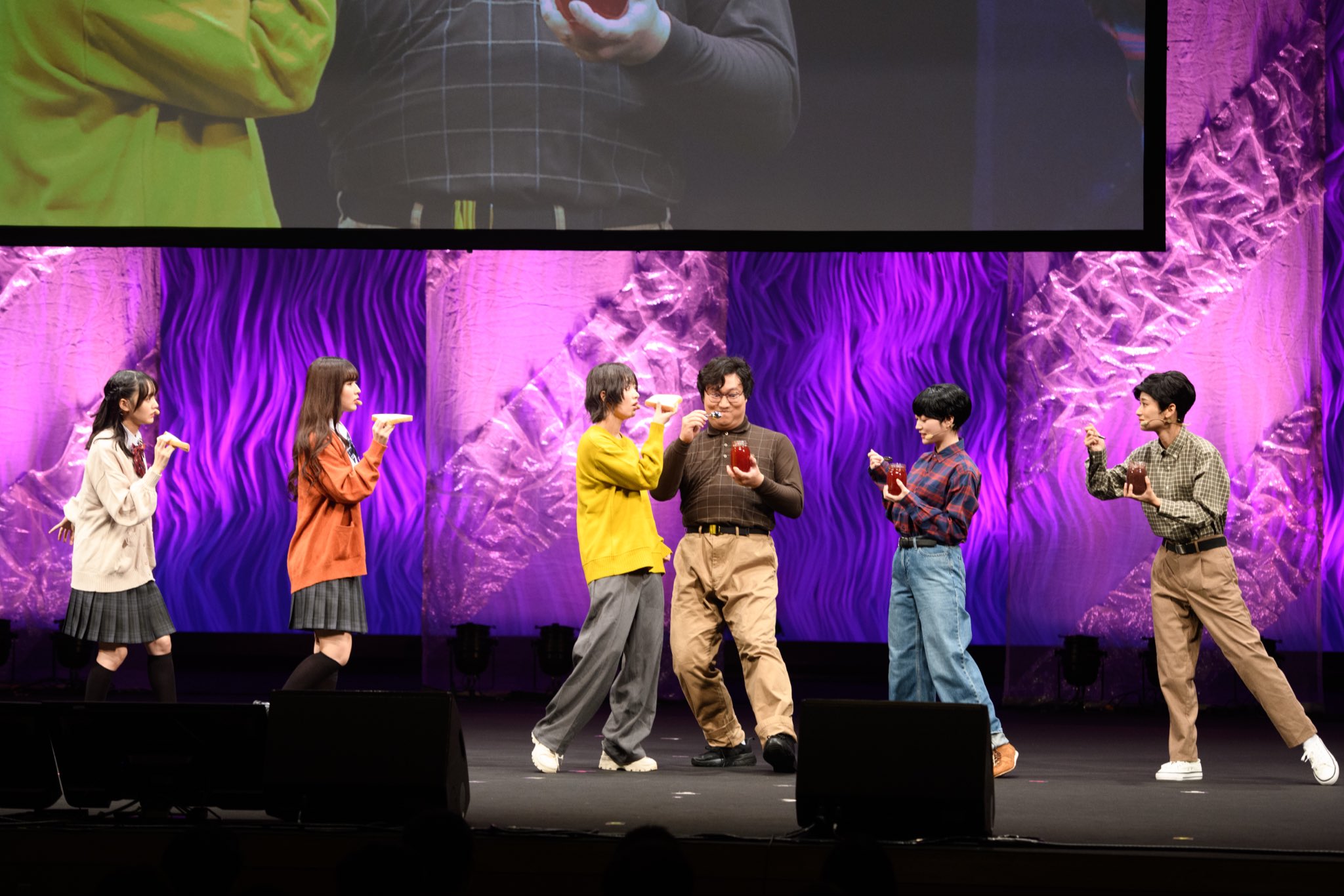 ひさちゃん（感謝） TVアニメ「明日ちゃんのセーラー服」 - トレーディングSNS風