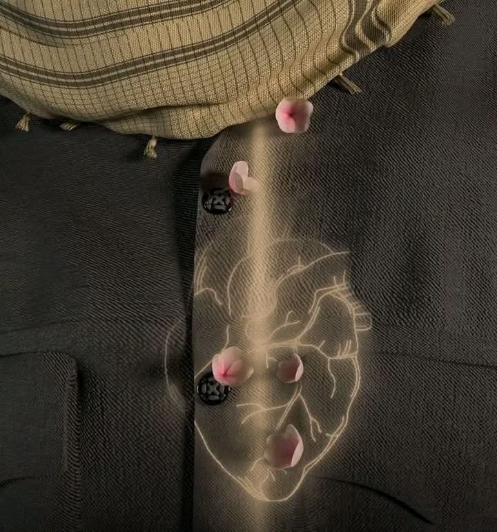 #الحب_في_نظرك_هو

.

تراااني ما عرفت  القى لحبكك  حل أو معنى 
تخيل كثر ماااحبك  انا صاحيه واحلم فيكك 🫰Ⓜ️

.