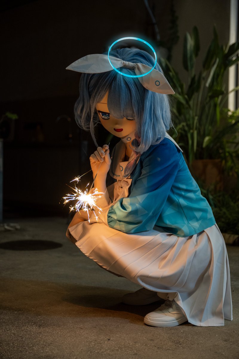 「sensei又点亮了一根仙女棒，火光中，他看见了好几张彩色的信封...」

📷:  <a href="/Bokugen_kig/">墨弦</a> 
💪:  <a href="/4rohaCyan/">千夜</a>
