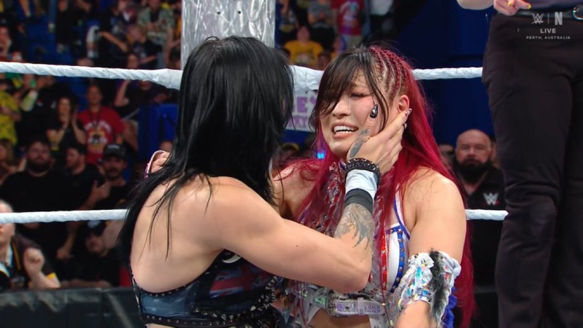 WrestlingNewsCo's tweet image. WWE Crown Jewel Results: Rhea Ripley &amp;amp; IYO SKY Victorious In Tag Team Action wrestlingnews.co/wwe-news/wwe-c…