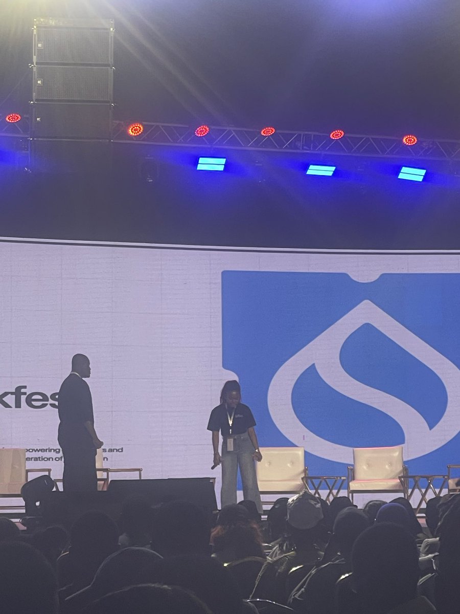 defi_funds1's tweet image. MEET THE @SuiNetworkNG BRINGING THE MESSAGE OF @SuiNetwork TO OVER 5000 INDIVIDUALS AT @blockfestafrica!

Good job: @Goodylili @Rainbowsdotsui and my boss @JoshuaOrhue_. 

Let preach it!!!