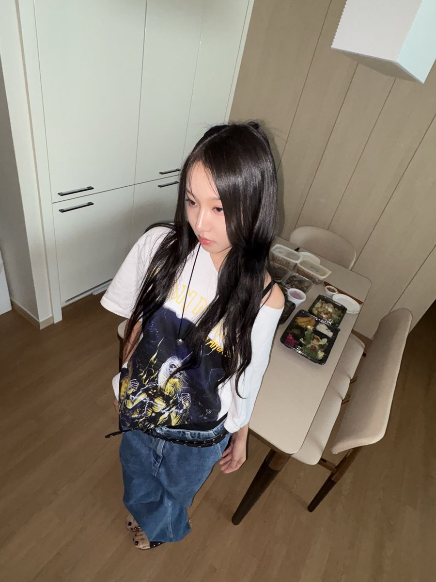 ablume pics (fan account) tweet media