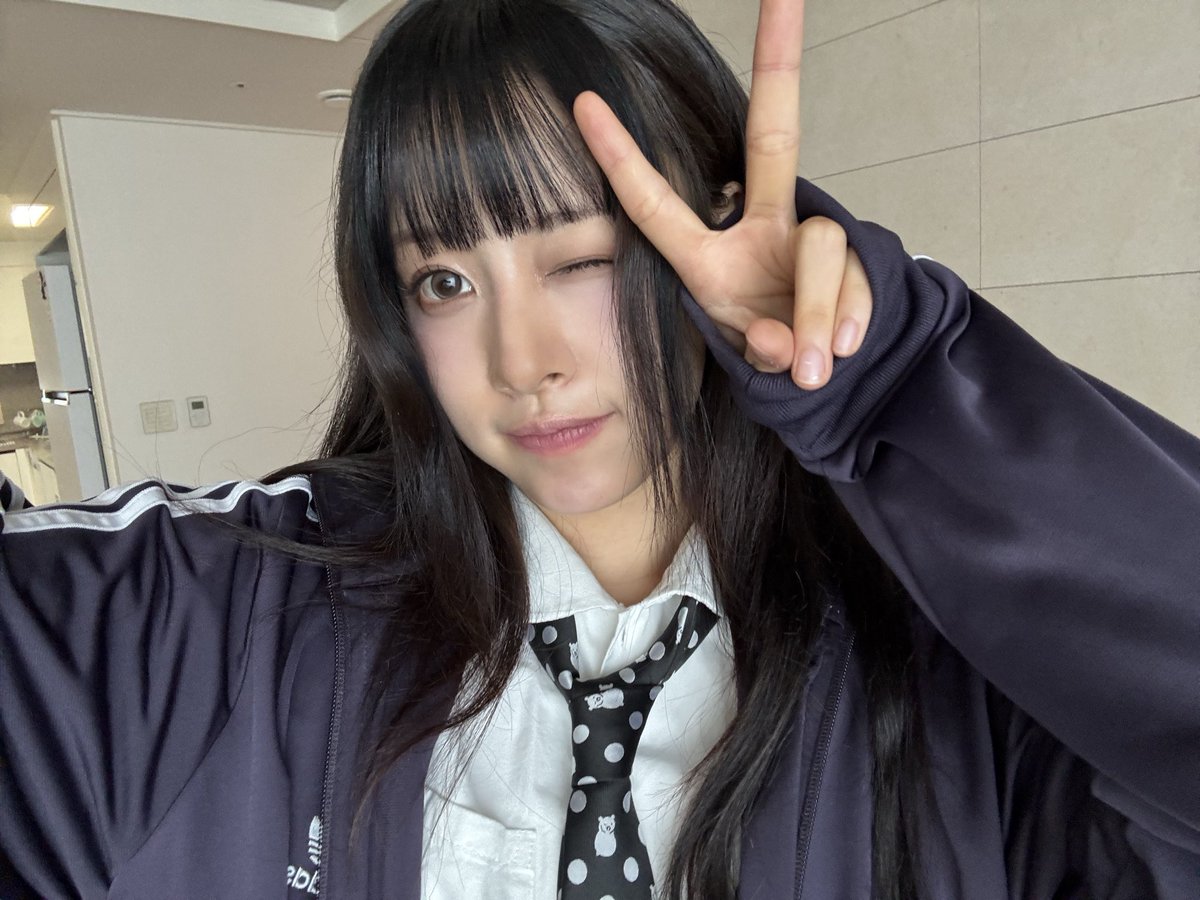 ablume pics (fan account) tweet media