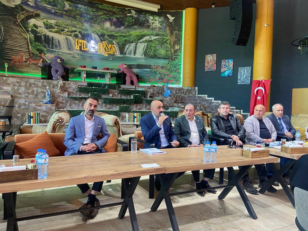 SSMahmutFaruk's tweet photo. Teşkilatımızın her bir ferdi, Sağlık-Sen davasının inançlı neferleridir.
Birlik, beraberlik ve dayanışma ruhuyla yürüttüğümüz bu kutlu mücadele; sahada, masada ve her alanda gücümüzün teminatıdır.

Genel Başkan Yardımcımız Sinan Kuluöztürk Kayseri’de, Genel Başkan Yardımcımız Mustafa Irgatoğlu ise Ağrı’da teşkilat mensuplarımızla bir araya geldi.

#SağlıkSenSahada
