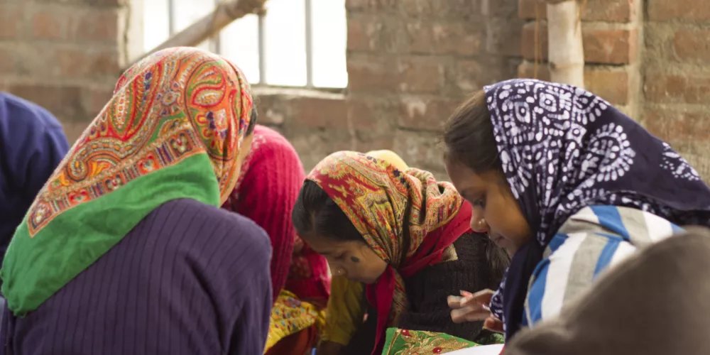 Every year, 5,000+ women in Pakistan are diagnosed with cervical cancer — 3,000 die, mostly preventable.

The #HPV vaccine can cut this risk by 90%.💉

Reaching 72% coverage in the first phase is progress, not victory.

We owe our girls full protection — health is their right,