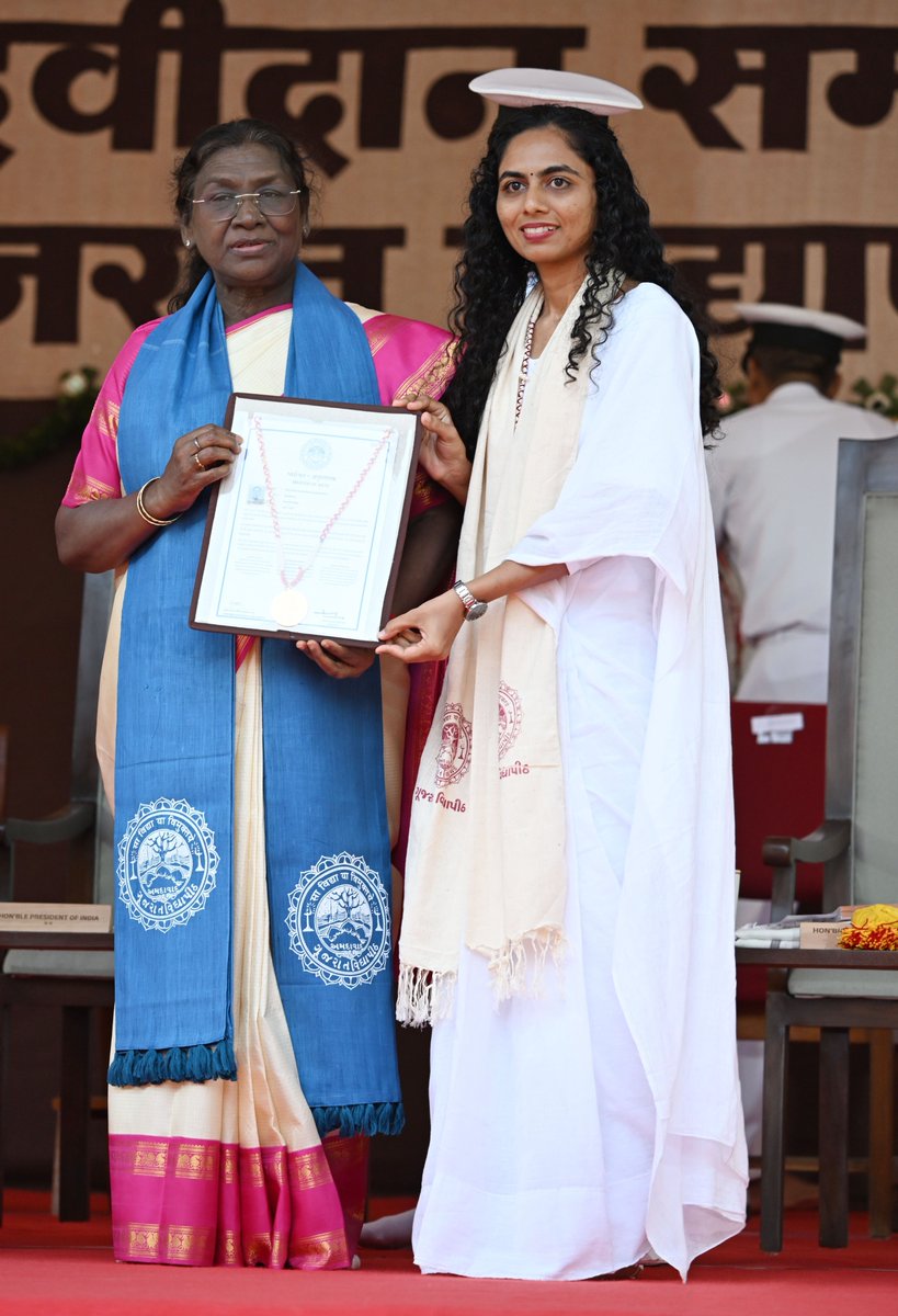 airnewsalerts's tweet image. Addressing the 71st convocation of Gujarat Vidyapeeth in Ahmedabad, President #DroupadiMurmu said, #education is the most effective means of social reconstruction.
President said that making India self-reliant is our national priority and urged students to play an active role in…