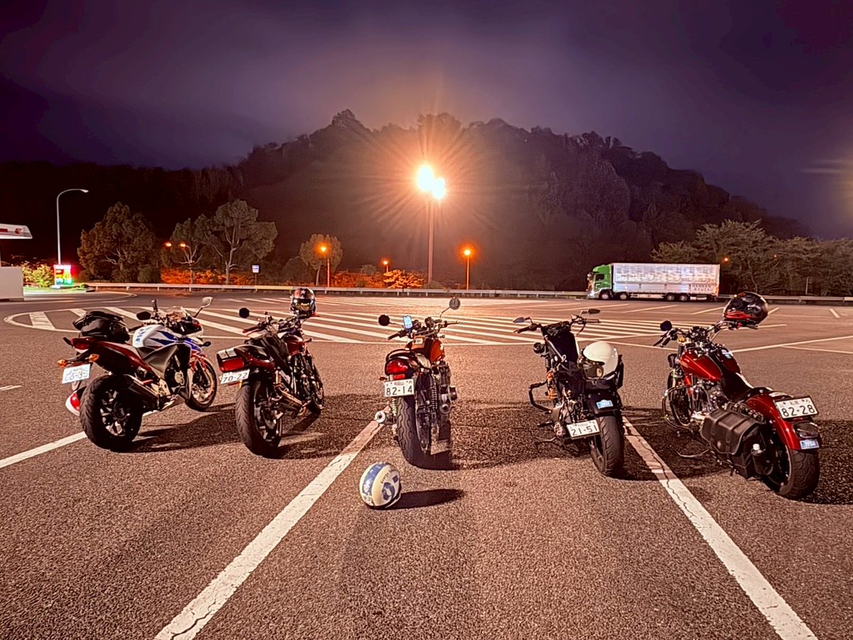 7a2co's tweet image. みんなのおバイクカッコよかった☺️
目の保養🫶🏍️🏍️🏍️🏍️🏍️THX
#CBR400r
#CB400
#ZEPHYR750
#Harley883
#Harley1200