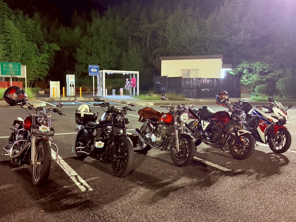 7a2co's tweet image. みんなのおバイクカッコよかった☺️
目の保養🫶🏍️🏍️🏍️🏍️🏍️THX
#CBR400r
#CB400
#ZEPHYR750
#Harley883
#Harley1200