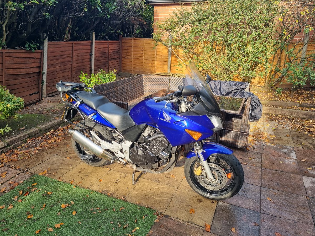 Blackear77's tweet image. Quick clean, doesn&apos;t look too bad in the last of the sunshine, provided you don&apos;t look too closely for the age related battle scars.🤣