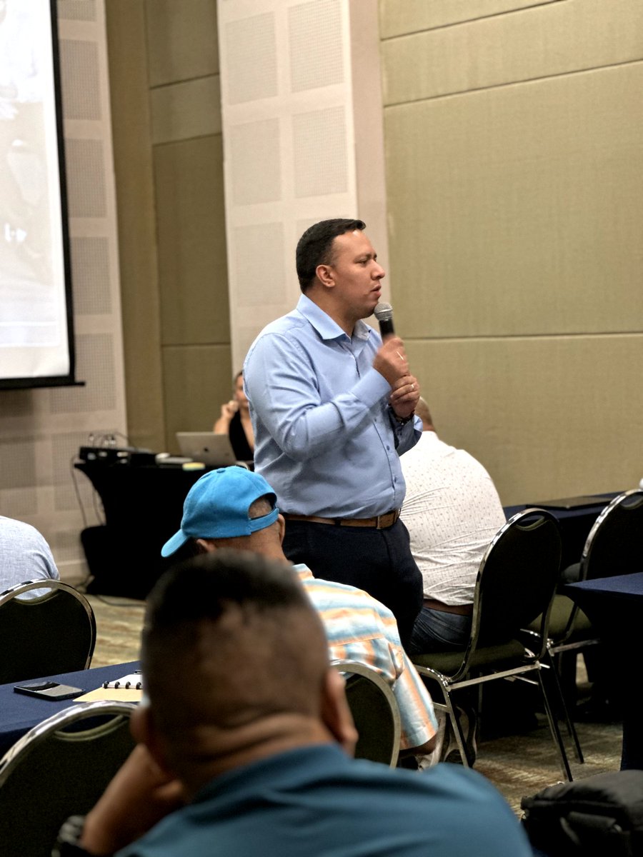 FedecaribeOES's tweet photo. #EnCurso | El Comité de Comunicaciones de FEDECARIBE OES participa en el taller “Radios Comunitarias para la Paz” en Montería, fortaleciendo capacidades para promover la comunicación como herramienta de Paz. @BeatrizGdelcamp @YZabaletaP @SwedeninCOL #ArraigoCaribe @ARNColombia https://t.co/ezeuMgKaux