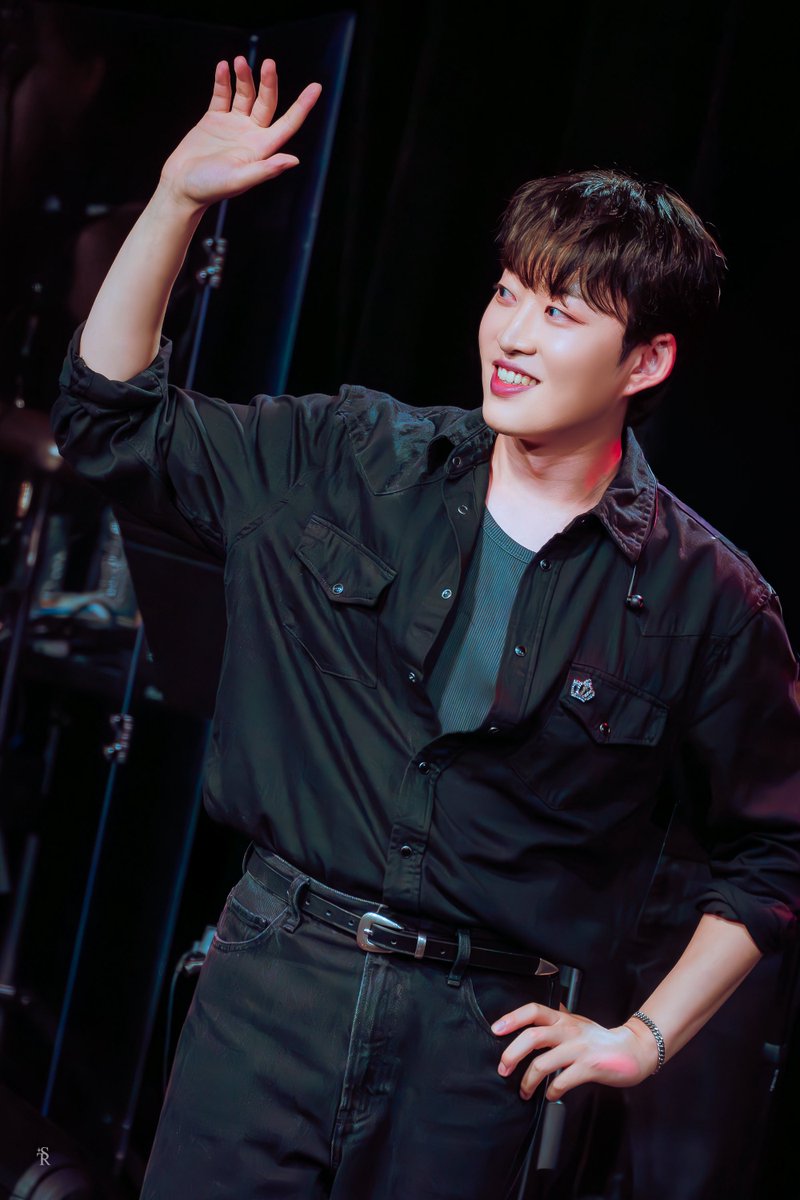 saturaall's tweet photo. 250727 이승현 콘서트 We will SHank you

#이동연 배우님

제가 전교회장이 된다면 햄부기를 돌리겠습니다 https://t.co/D4cOTQe9nO