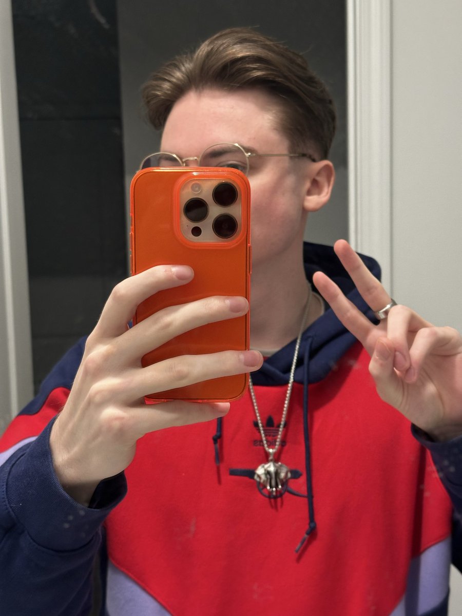 Zac tweet media