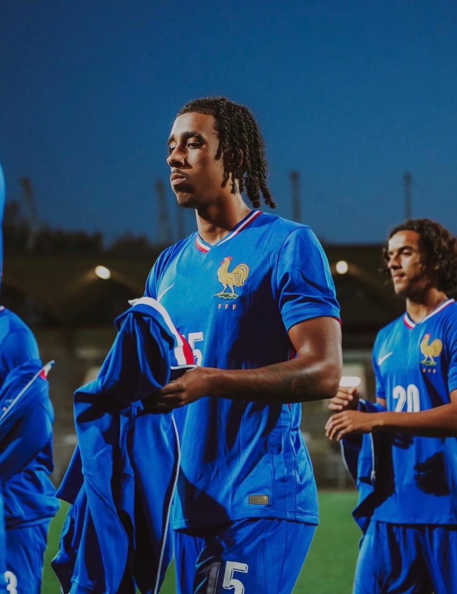 ManUtdInPidgin's tweet image. FT: 🇫🇴 Faroe Islands 0-6 France 🇫🇷
Leny Yoro: 90 minutes, clean sheet.
Na Sharp Guy! 🧱