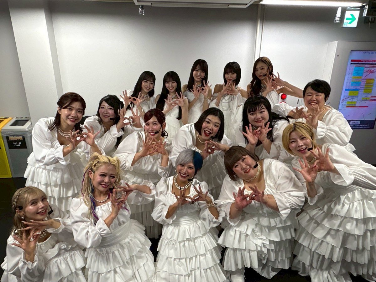 welcome_pippi's tweet image. 毎日のように夜集まってみんなで練習しました💃
本当にほんとにみんなでがんばったーーー🥺
みんなと一緒だったから諦めないわたしを発見した😍
だからすごく楽しかったしすごく緊張したしすごくくやしかった☀️
つまり最高の時間を過ごした！🥳
先生もみんなで最高のチーム❣️

#お笑いの日