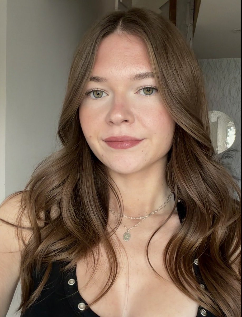 milllieees's tweet image. i love inhaler